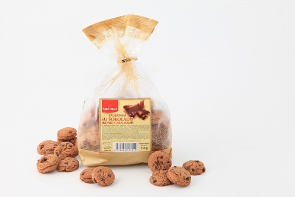 Cookies „With chocolate flavored chips“