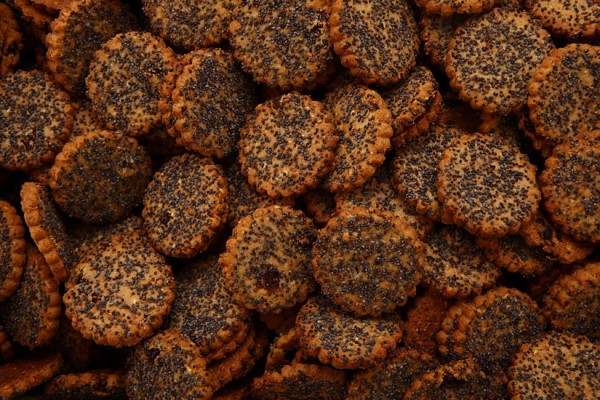 „Ruginukai“ biscuits with rye flour, crushed rye, raisins and honey