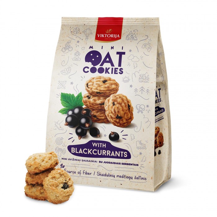 Mini oat cookies with blackcurrants